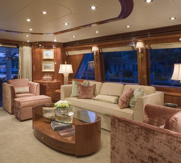 Yacht ALL THAT JAZZ, Hargrave | CHARTERWORLD Luxury Superyacht Charters